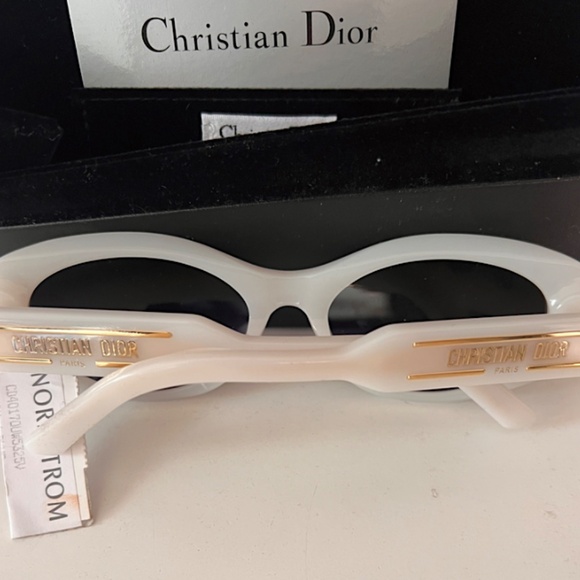 Sunglasses Round & Oval DIOR  DiorSignature B8U 53MM Butterfly Sunglasses - Picture 10 of 11